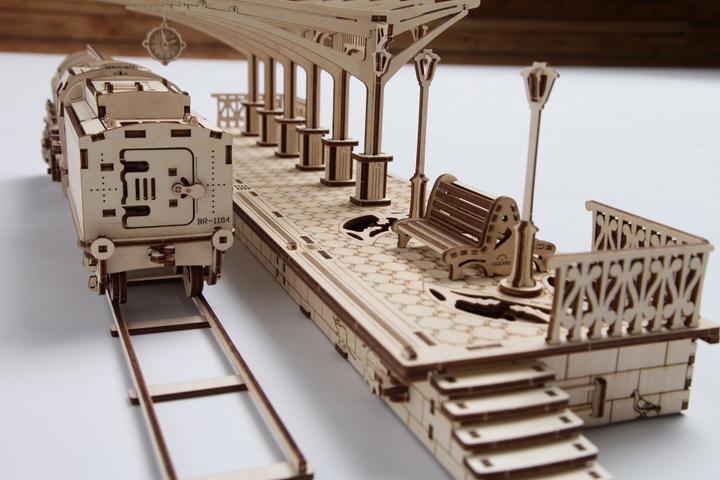 Produktbild Ugears Bahnsteig 196 Teile