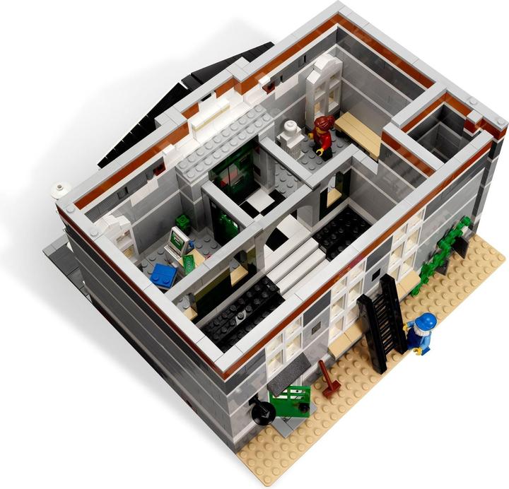 Actual product image LEGO City Hall (10224, LEGO Creator Expert)