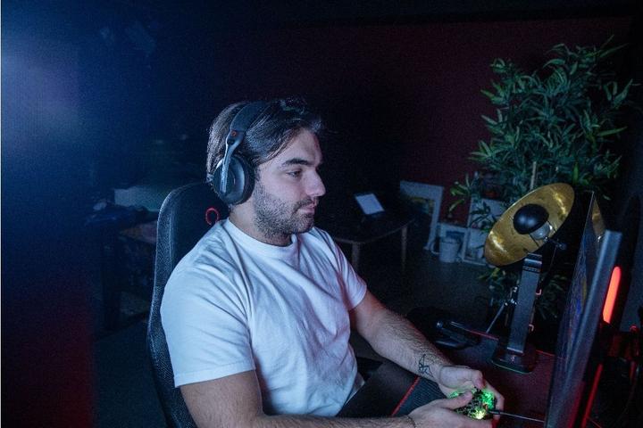 Actual product image Konix Pulsar Gaming Headset (Wireless, Cable)