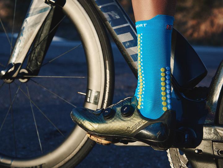 Actual product image Compressport Pro Racing Socks v4.0 Bike (39 - 41)