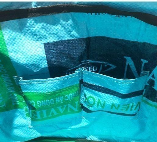 Image du produit Bekos Upcycling - Portefeuille zippé en sacs de nourriture pour poissons recyclés rose