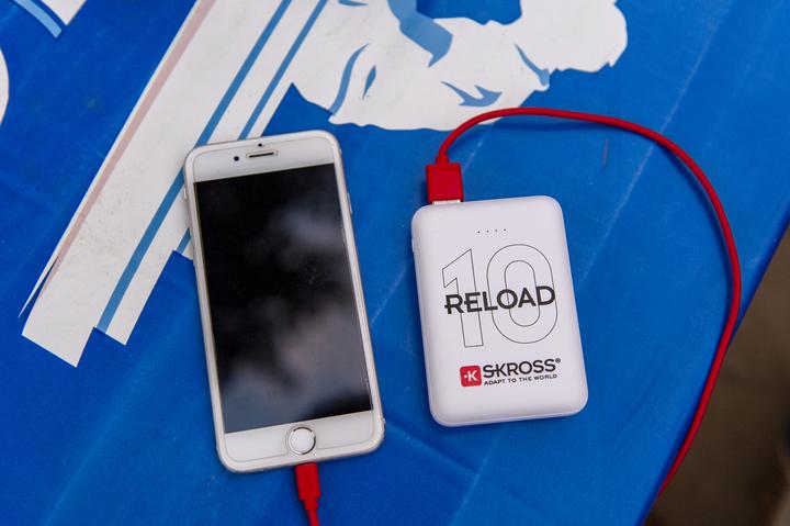Actual product image Skross Reload 10 (10000 mAh, 10 W, 37 Wh)