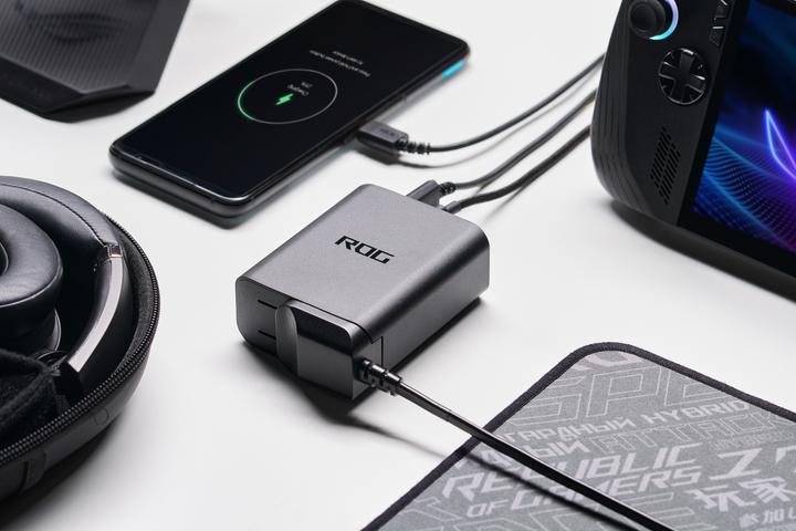 Produktbild ASUS AC140-01 3C1A CHARGER/BK/EU+UK//TYPE-C/20PCS (140 W)