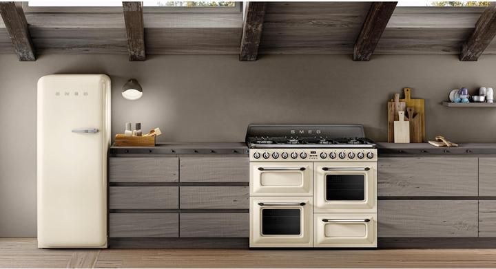 Actual product image Smeg Retro Style FAB28RCR5 (270 l)