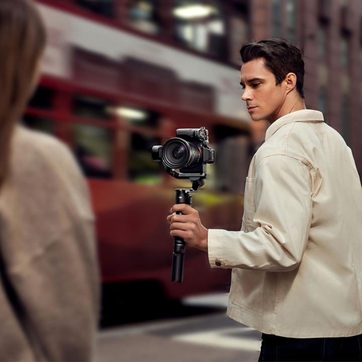 Image du produit DJI RS3 Mini (Appareil photo à objectif interchangeable, 2 kg)