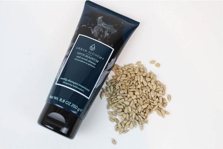 Produktbild Urban Alchemy OPUS MAGNUM - Carbon Salt Scrub Cleanse