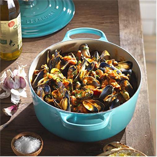 Actual product image Le Creuset Signature (20 cm, Casserole + Stewpot, Cast iron, Enamel)