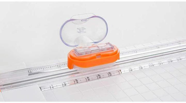 Actual product image Peach Rotary cutter A4 3in1 3 cutting modes PC200-10 white (5 Sheets, A4)