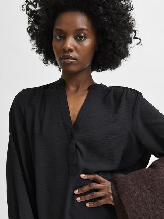 Image du produit Selected Femme Haut droit col V (40)
