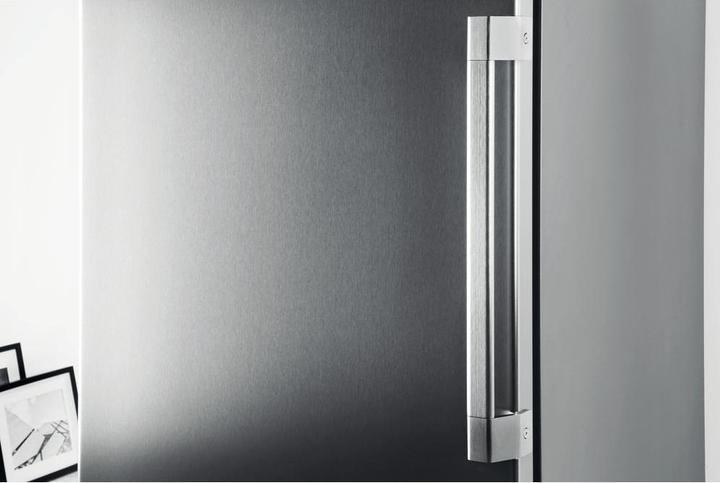 Produktbild Whirlpool UW8 F2Y XBI F 2 (Freistehend, 263 l)