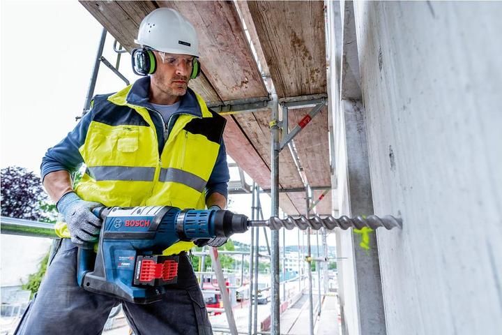 Produktbild Bosch Professional Akku-Bohrhammer BITURBO mit SDS max GBH 18V-45 C, 2 x Akku ProCORE18V 12.0Ah (Akkubetrieb)