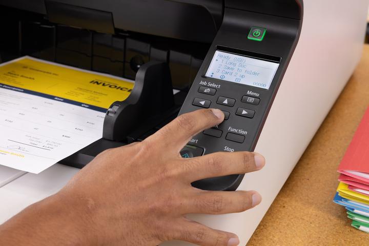 Produktbild Canon DR-G2110 (LAN, USB, WLAN)