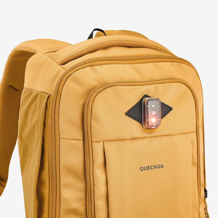 Actual product image Quechua Hiking backpack 16 L - NH500 Escape (16 l)