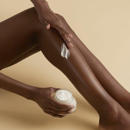 Actual product image L'Occitane Almond body cream (Body cream, 200 ml)