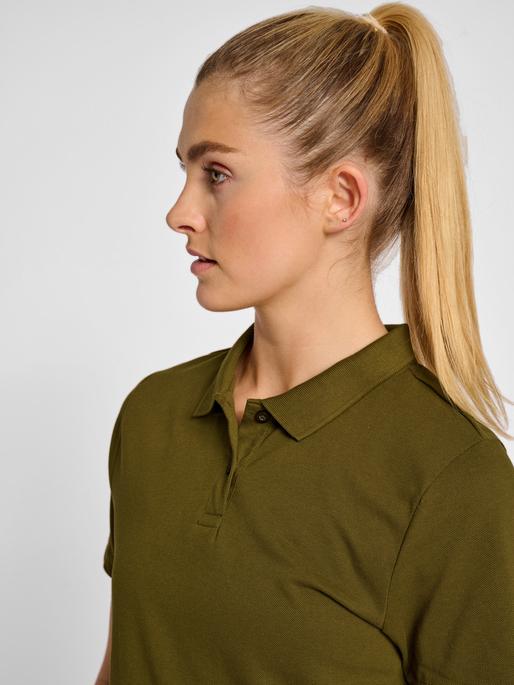 Actual product image hummel Red Classic Polo Woman (S)