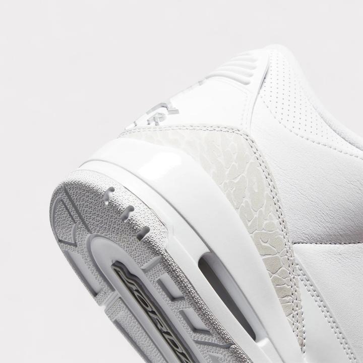 Immagine prodotto Nike Air Jordan 3 Retro (40)