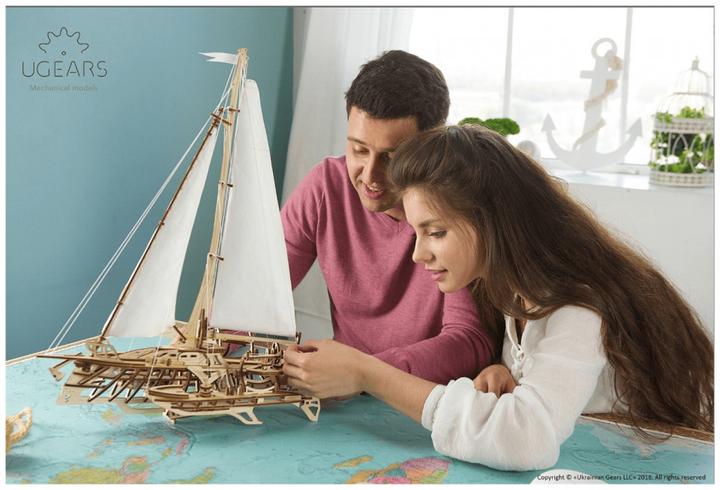Actual product image Ugears Trimaran Merihobus