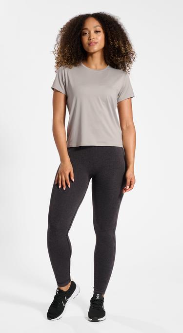 Actual product image hummel hmlMT AURA MESH T-SHIRT (S)