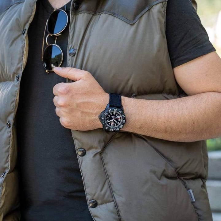 Actual product image Luminox Nighthawk (Diving watch, 44 mm)