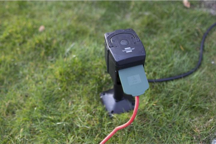 Produktbild Brennenstuhl Connect WIFI Gartensteckdose mit Erdspiess und Montageplatte IP44 2-fach 10m H07RN-F3G1,5 (2 x, CEE 7/3, 10 m)