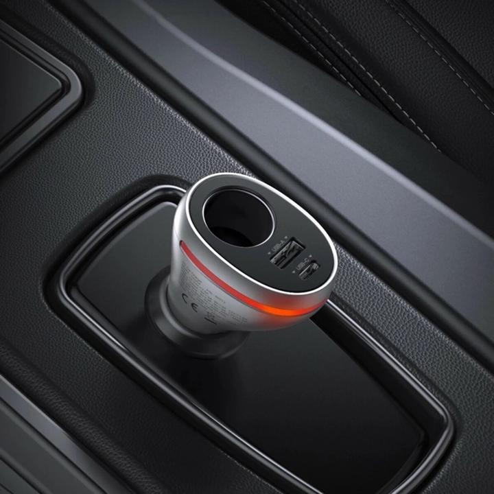 Actual product image Ugreen CD204 Car charger with 12V cigarette lighter socket