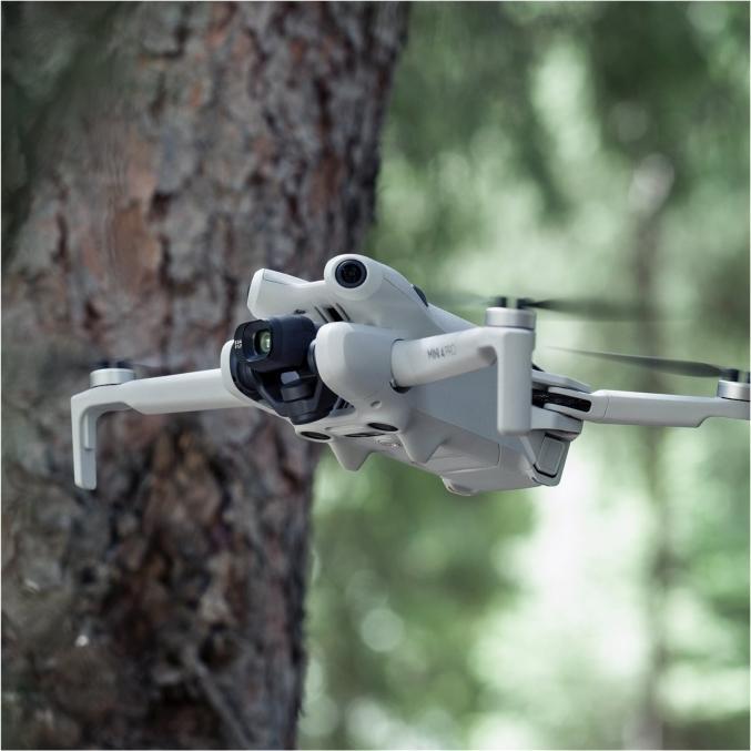 Immagine prodotto DJI Mini 4 Pro Fly More Combo (34 min, 249 g, 48 Mpx)