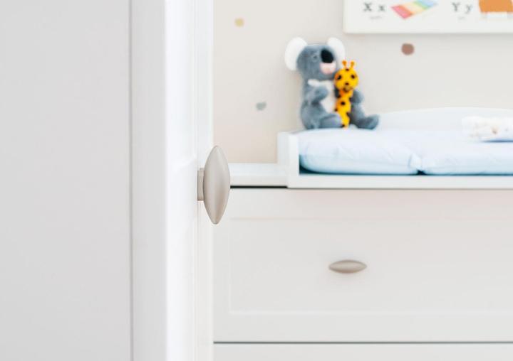 Produktbild Pinolino Kinderzimmer 'Laura' breit (Babybett, Wickelkommode, Kinderkleiderschrank)