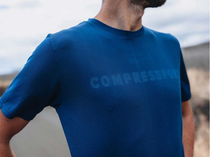 Immagine prodotto Compressport Logo SS Tshirt M Estate blue pacific (L)