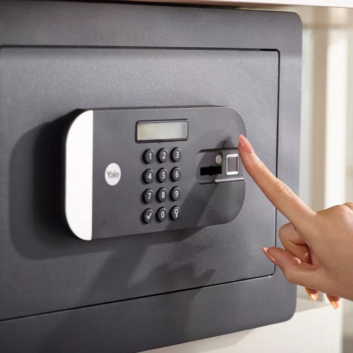 Actual product image Yale Safe laptop (24.80 l)