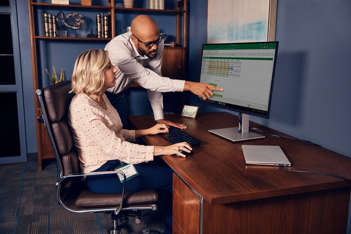 Actual product image HP EliteDisplay E324q (2560 x 1440 pixels, 31.50")