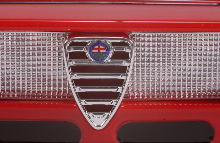 Actual product image Tamiya Alfa Romeo Giulia Sprint GTA M-06 (Kit)