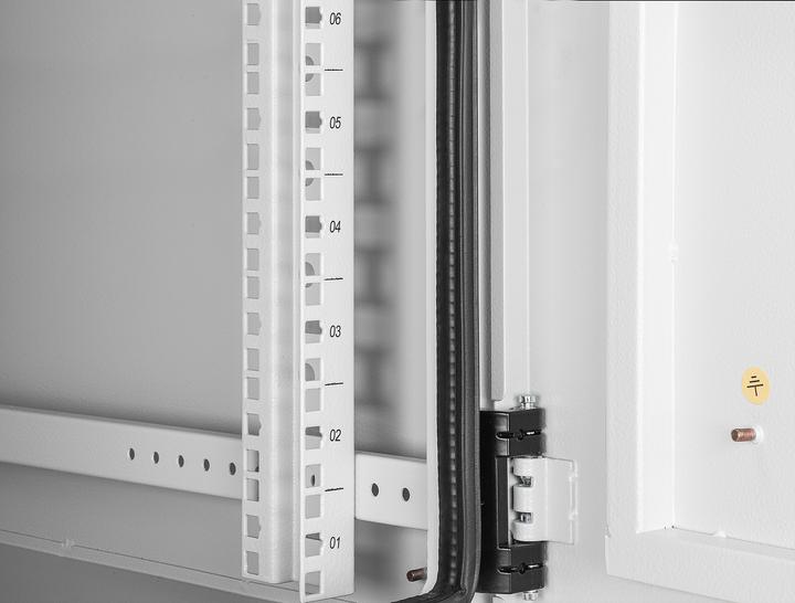 Actual product image Intellinet IP55 19" wall distributor 18 U 600mm deep grey (18 RU, 19 inch rack)