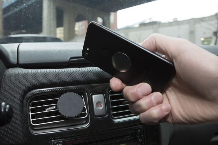 Actual product image Kikkerland Magnetic Car Vent Phone Mount