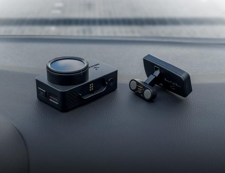 Actual product image Neoline X77 dashcam (Bluetooth, Built-in microphone, Built-in display, Wi-Fi, Full HD)