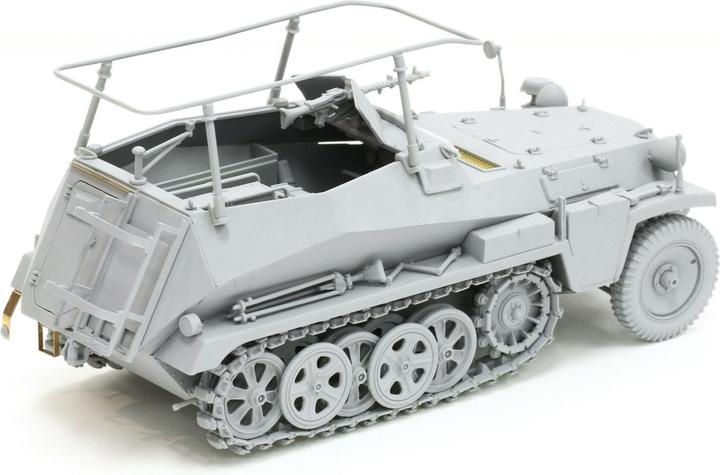 Actual product image 1:35 Sd.Kfz.250/3 "Griffin