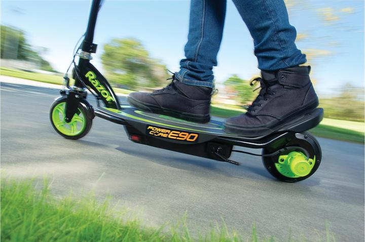 Immagine prodotto Razor Power Core E90 (16 km/h, 24 km, 90 W)