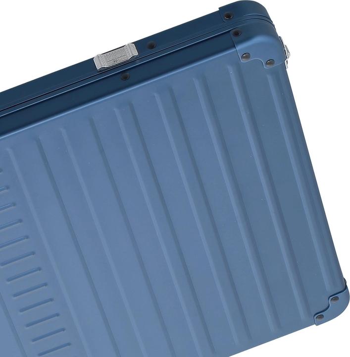 Actual product image Aleon Aluminium Laptop Sleeve 17" (18.30")