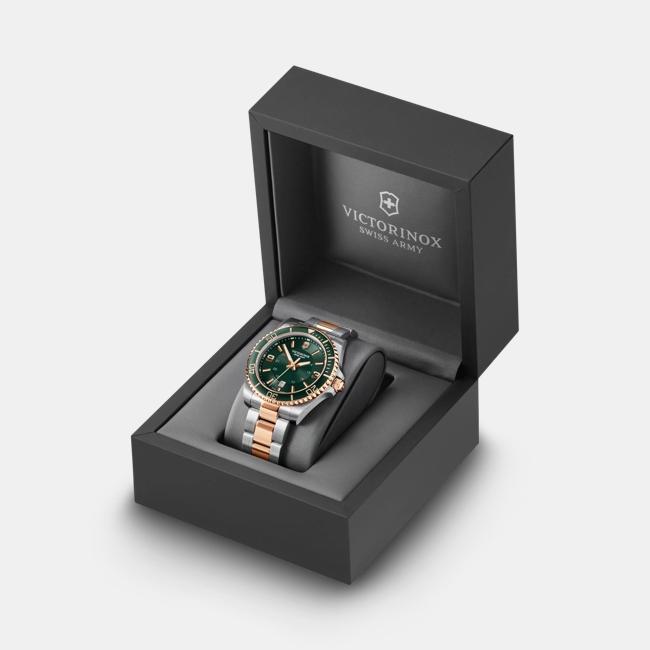Immagine prodotto Victorinox Maverick, Orologio subacqueo, Orologio da uomo, 43 cm, Quadrante verde, Bracciale in acciaio (Orologio sub, 43 mm)