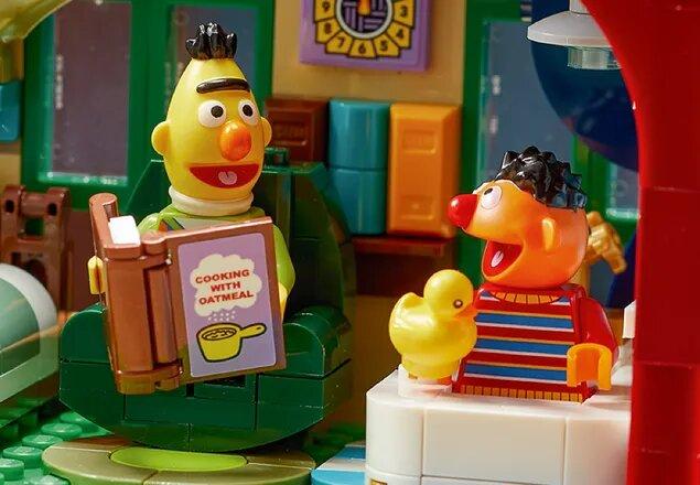Actual product image LEGO 123 Sesame Street (21324, LEGO Ideas, LEGO Rare Sets)
