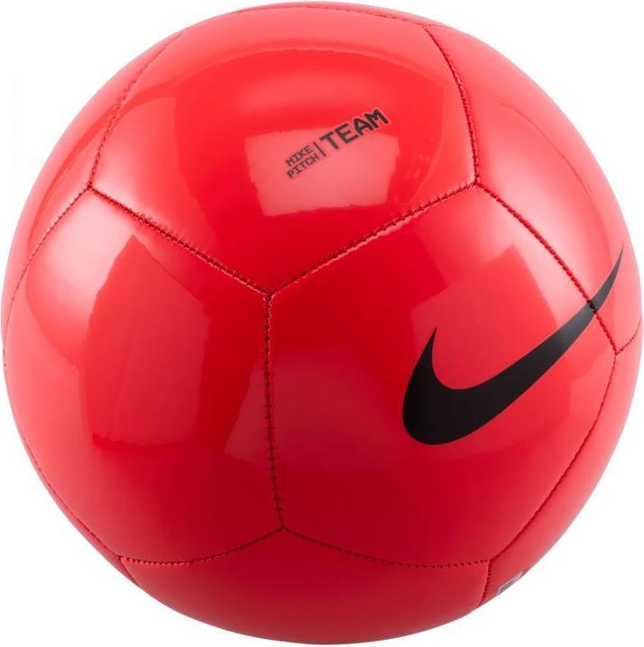 Nike Fussballplatz-Team (4)