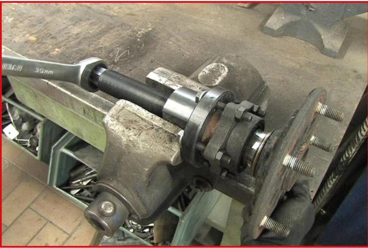 Produktbild KS Tools Radlager-Werkzeug-Satz für Ford Transit, 17-tlg