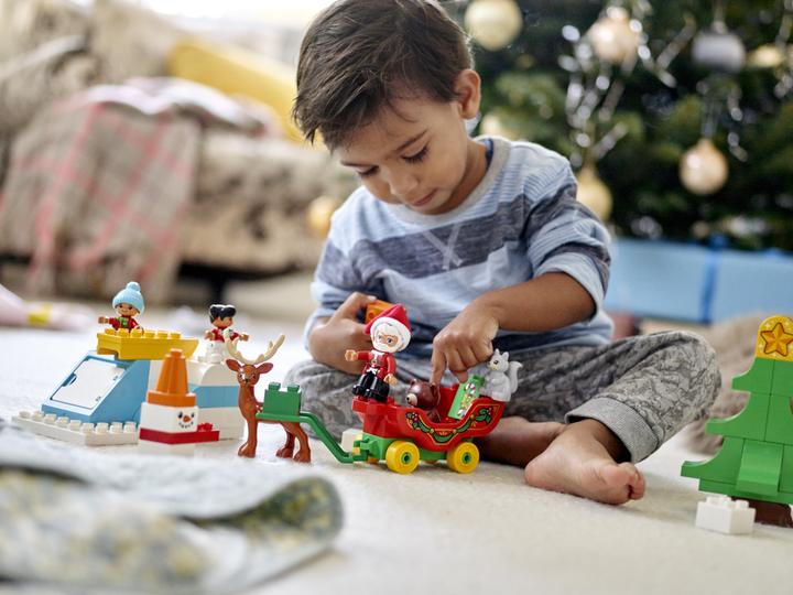 Image du produit LEGO Plaisirs d'hiver avec le Père Noël (10837)