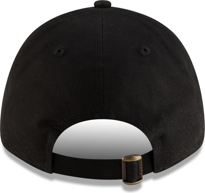 Actual product image New Era 9Forty Strapback Cap - METAL BADGE schwarz