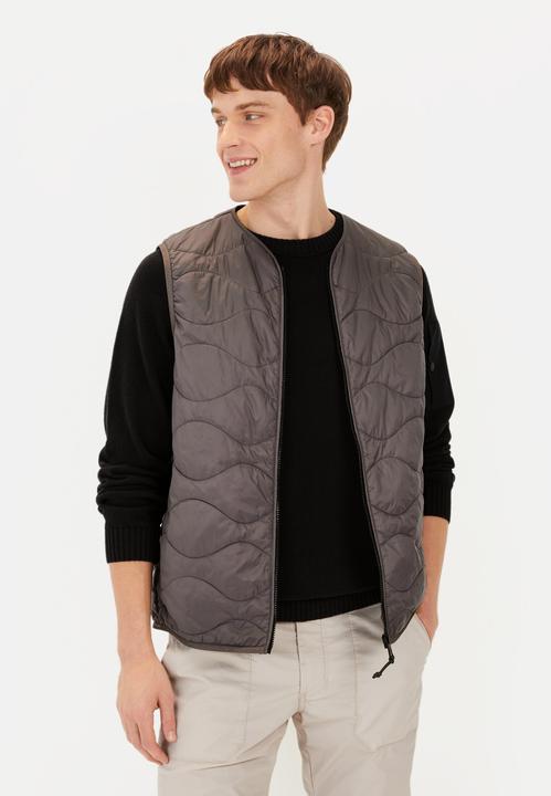 Actual product image Camel Active Outdoor Weste aus recyceltem Polyamid (48)