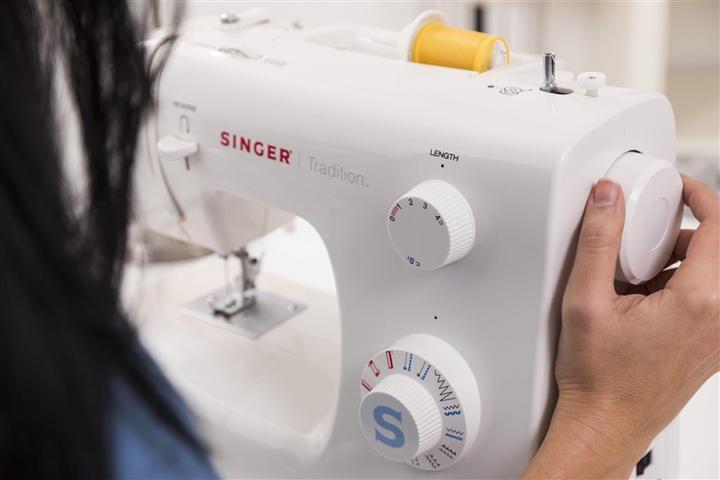Actual product image Singer Tradition 2259