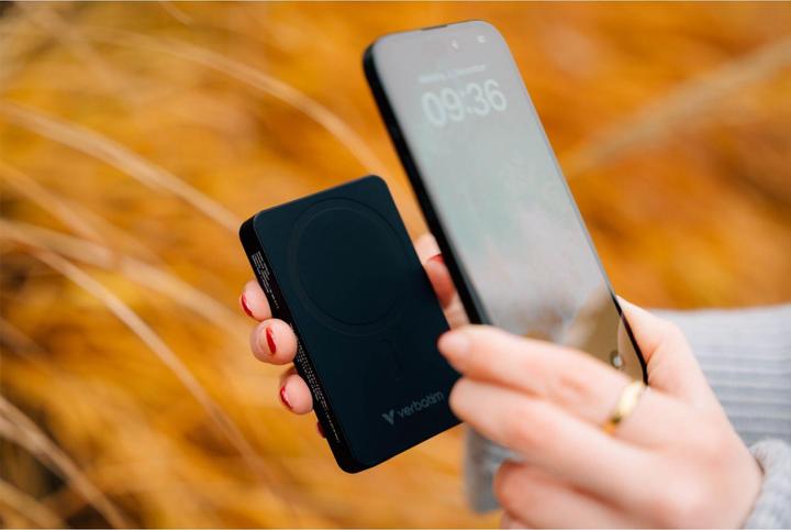 Produktbild Verbatim Charge 'n' Go Essentials Power Bank Magnetic Wireless 10000mAh Black (10000 mAh, 20 W, 37 Wh)