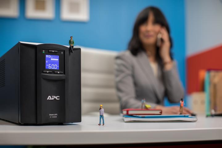 Actual product image APC Smart-UPS (1000 VA, 600 W, Line-interactive UPS)