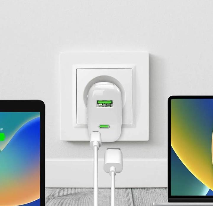 Actual product image Puro Pufcmtcusbac65wgwhi (65 W)