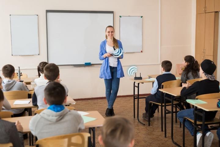 Actual product image AVerMedia AVerMic Wireless Teacher Microphone AW315-S