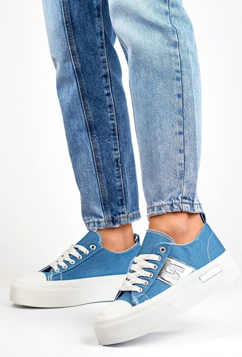 Primo Sneakers model